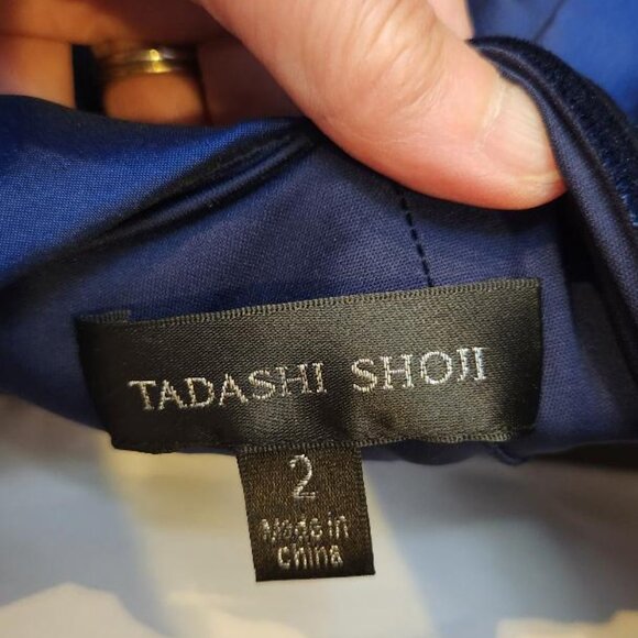 Beautiful blue satin and velvet Tadashi Shoji formal evening gown size 2 - Picture 4 of 4